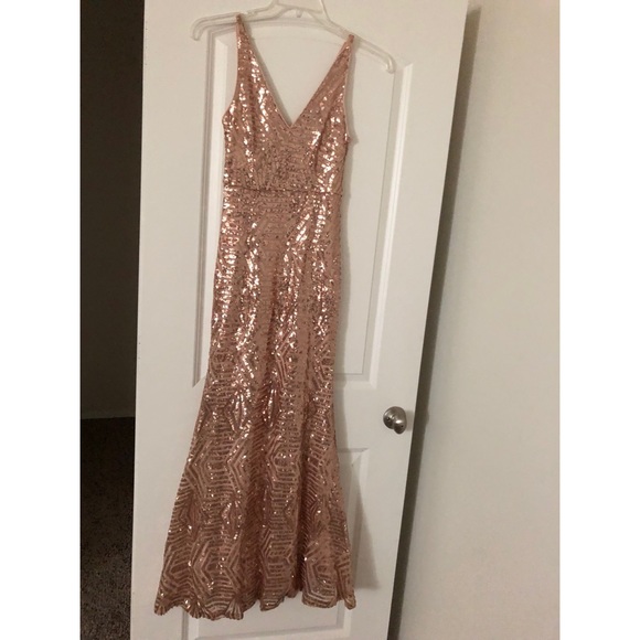 LuLus sequin rose gold dress - Picture 2 of 3